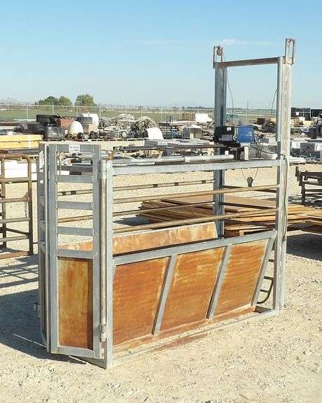 R-1435 Roping Chute