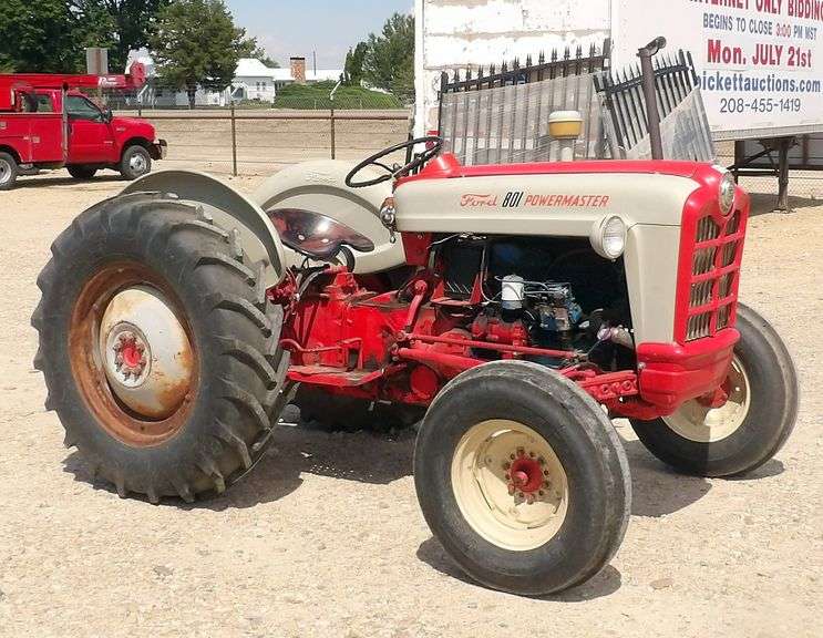 R-1492 Ford 801 Powermaster Tractor