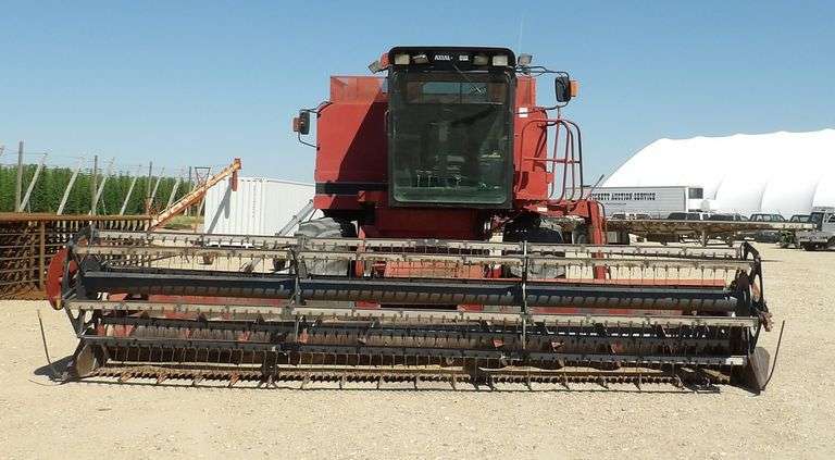 R-1498 Case International 1660 Combine