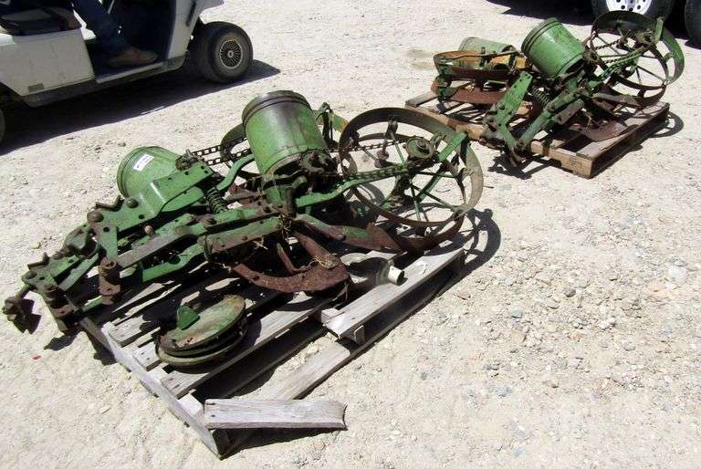R-1369 John Deere Corn Planters