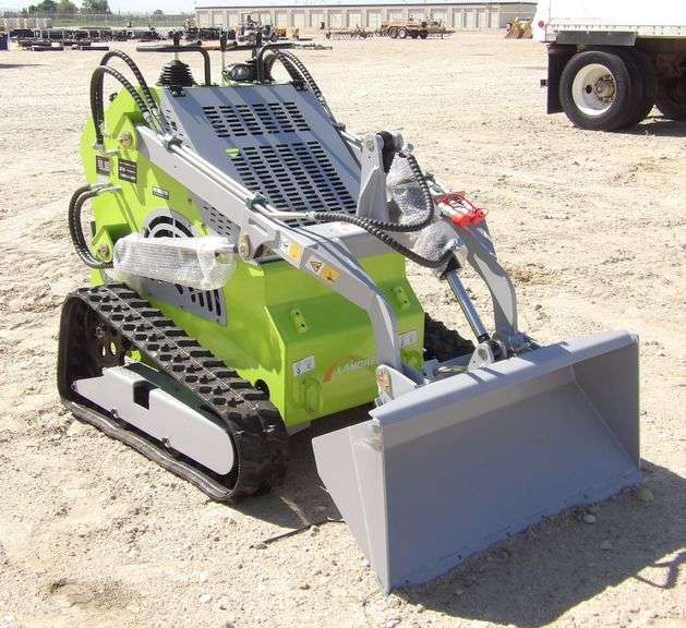 U-101 LandHero Mini Skid Steer Loader