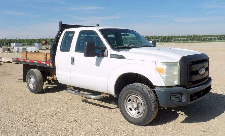 U-202 2011 Ford F250 Flatbed Pickup