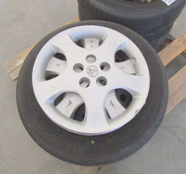 U-215 Toyota Tires & Wheels (4)