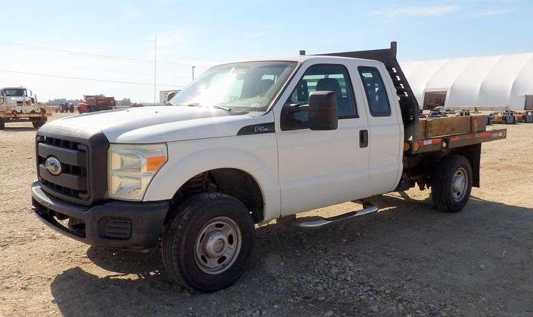 U-202 2011 Ford F250 Flatbed Pickup