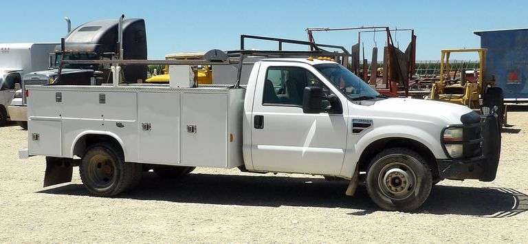 R-1566 2008 Ford F350 Service Pickup