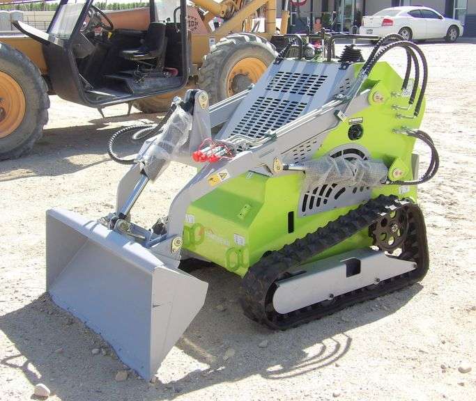 U-101 LandHero Mini Skid Steer Loader