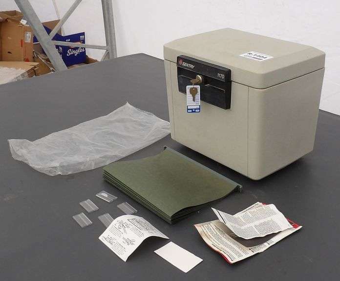 R-1404 Personal Safe - Pickett Auction Service