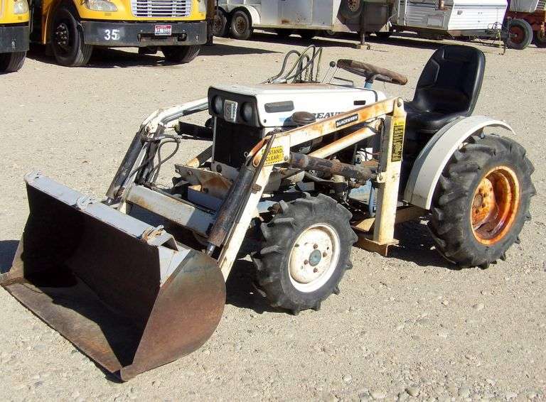 R-1522  Satoh Beaver Tractor with Loader