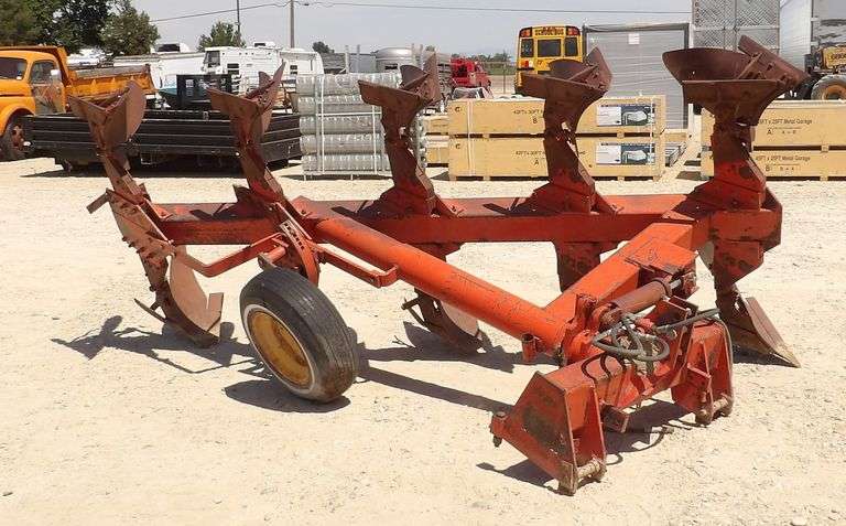 R-1394 Massey Ferguson 5 Bottom Plow
