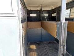 R-1460 1981 Circle J Western 2 Horse Trailer