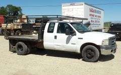R-1537 2007 Ford F350 Flatbed Pickup