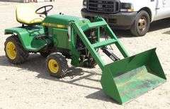 R-1426 John Deere 332 Lawn Tractor