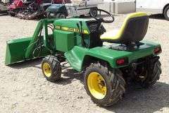 R-1426 John Deere 332 Lawn Tractor