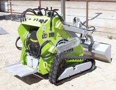 U-101 LandHero Mini Skid Steer Loader