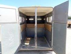 R-1460 1981 Circle J Western 2 Horse Trailer
