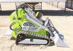U-102 LandHero Mini Skid Steer Loader