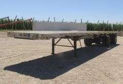 R-1432 1974 Raven Flatbed Trailer