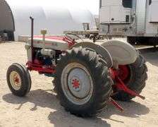 R-1492 Ford 801 Powermaster Tractor