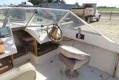 R-1495 1986 Bayliner 17' Boat