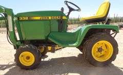 R-1426 John Deere 332 Lawn Tractor