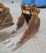 U-211 CAT Excavator Bucket