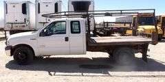R-1537 2007 Ford F350 Flatbed Pickup