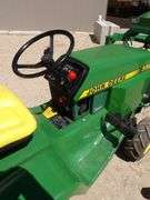 R-1426 John Deere 332 Lawn Tractor