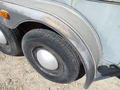 R-1460 1981 Circle J Western 2 Horse Trailer