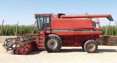 R-1498 Case International 1660 Combine