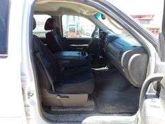 R-1568 2013 Chevy 2500 Flatbed Pickup