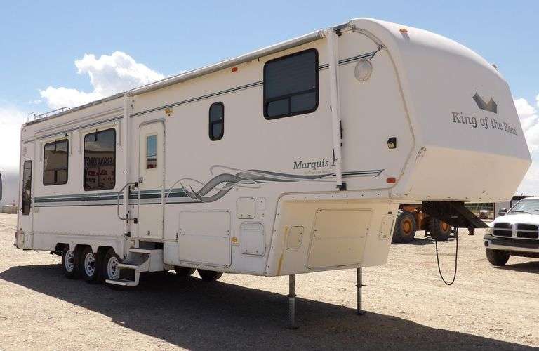 U-404 1999 Marquis 5th Wheel Travel Trailer