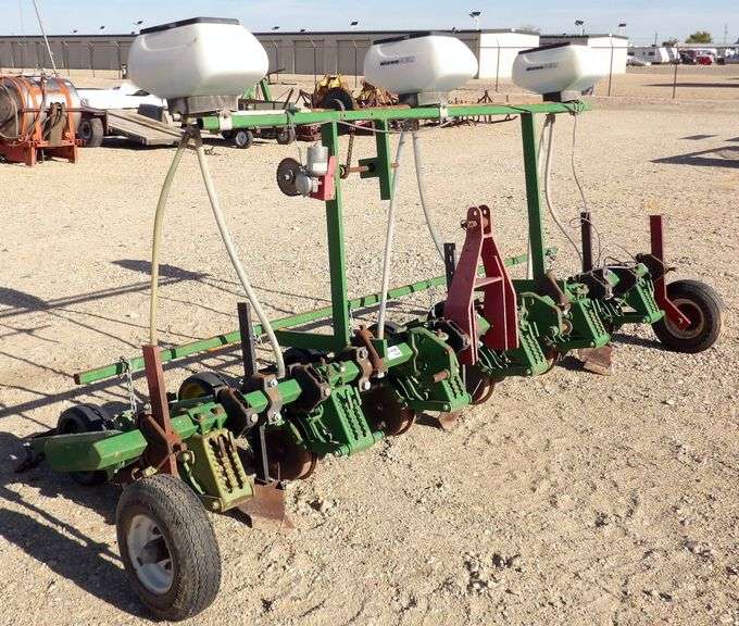 U-486 6 Row Planter