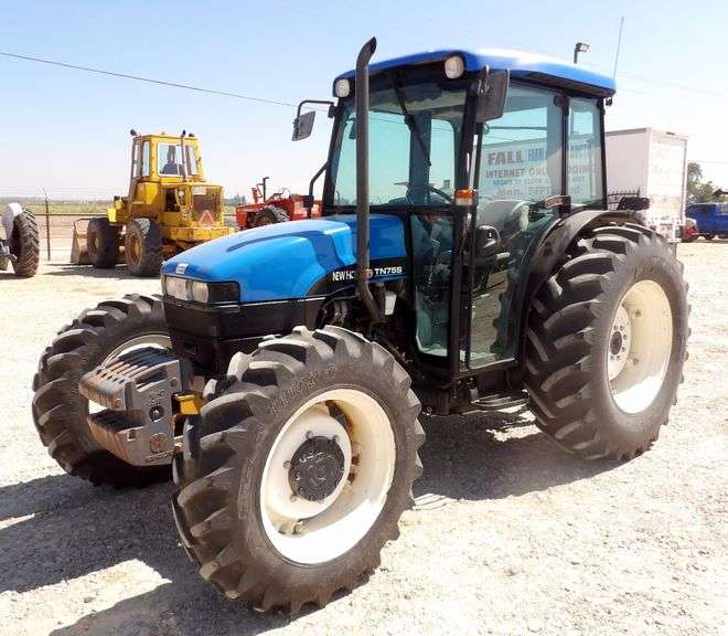 U-1264 New Holland TN75S Tractor