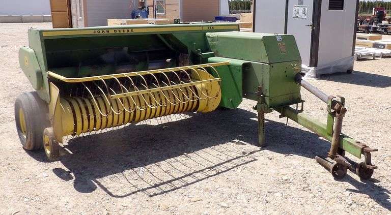U-1028  John Deere 346 Baler