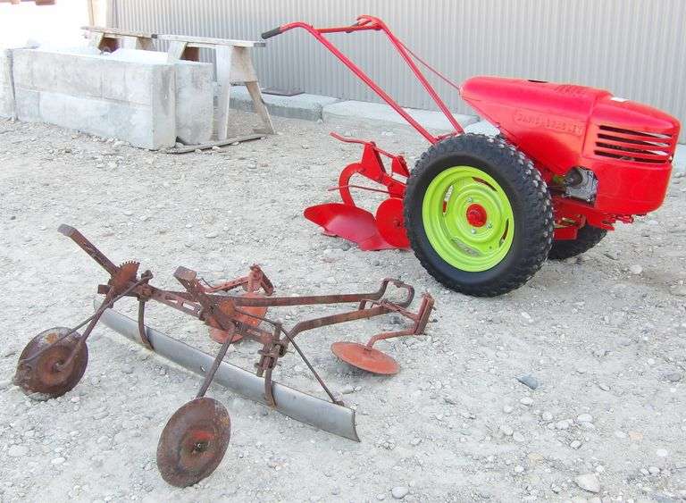 U-1252 David Bradley Garden Tractor