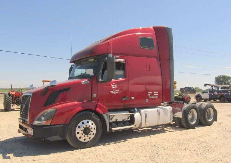 U-809 2012 Volvo Truck Tractor