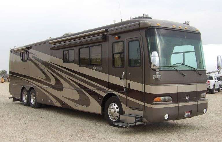 U-1267 2005 Monaco Dynasty Motor Coach