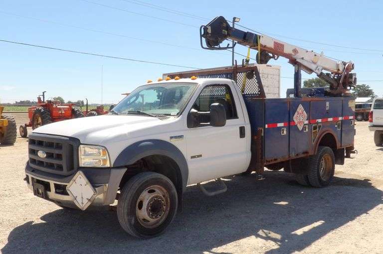 U-745 2006 Ford F-550 Service Crane Truck