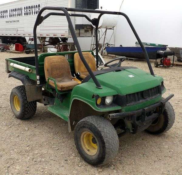U-1301  2004 John Deere HPX Gator