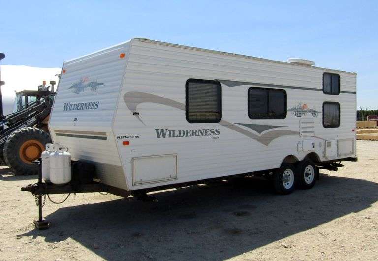 U-983 2004 Fleetwood Wilderness Camp Trailer