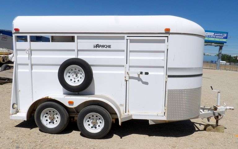 U-542  1998 Apache 2 Horse Trailer