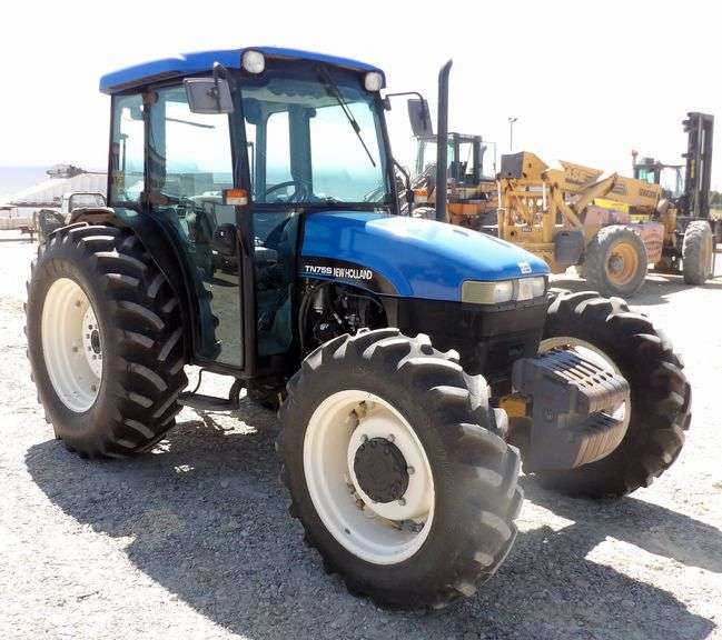 U-1264 New Holland TN75S Tractor
