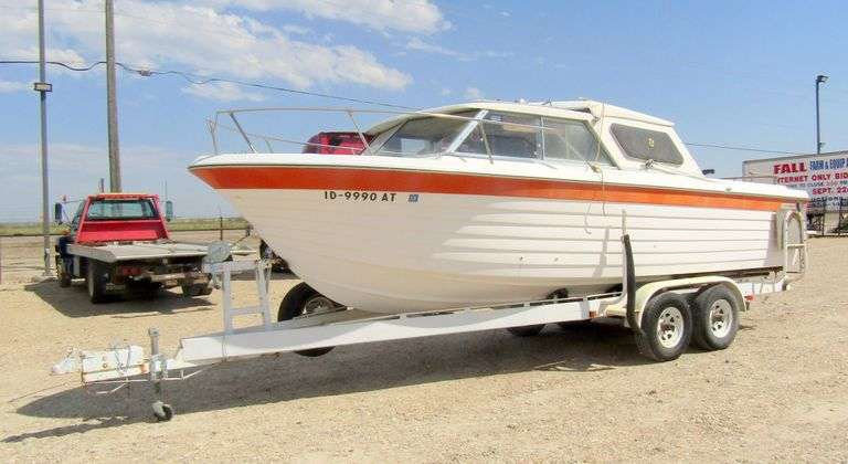 U-1120  1979 Bellboy Cabin Cruiser Boat