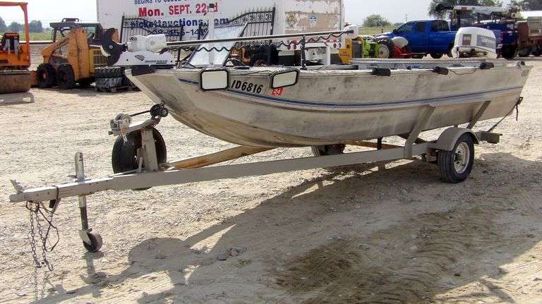 U-1323 1983 Hewes Craft 16' Boat + Trailer