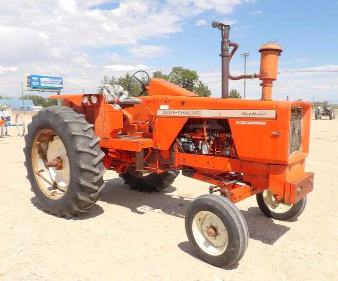 U-443  1967 Allis Chalmers 190 XT Series II Tractor