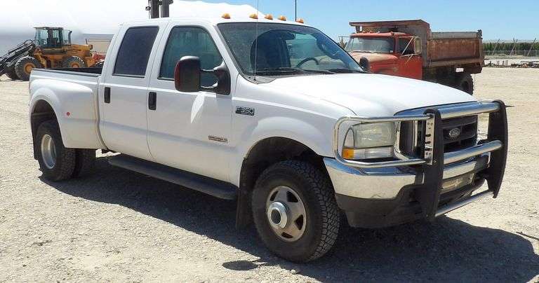 U-728 2004 Ford F350 Dually Pickup