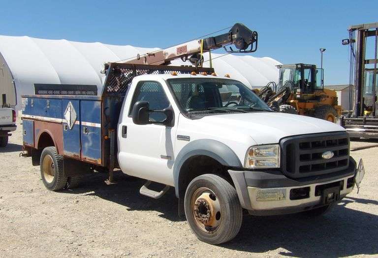 U-745 2006 Ford F-550 Service Crane Truck