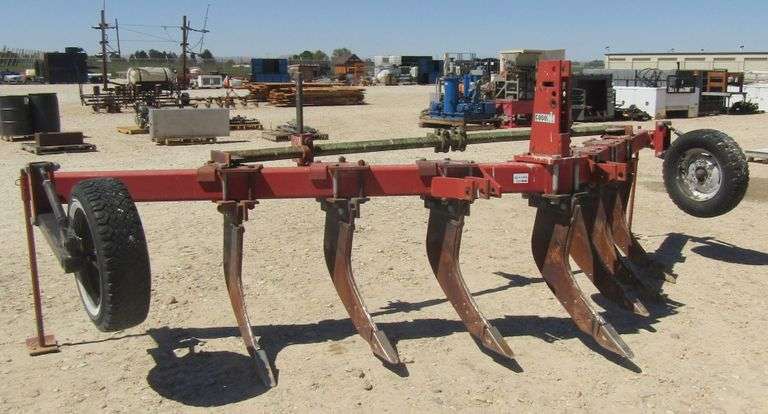 U-1169 Case International Ripper