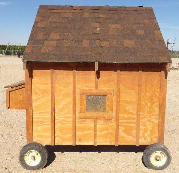 U-500 Rolling Chicken Coop