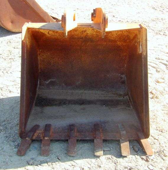U-772 Backhoe Bucket